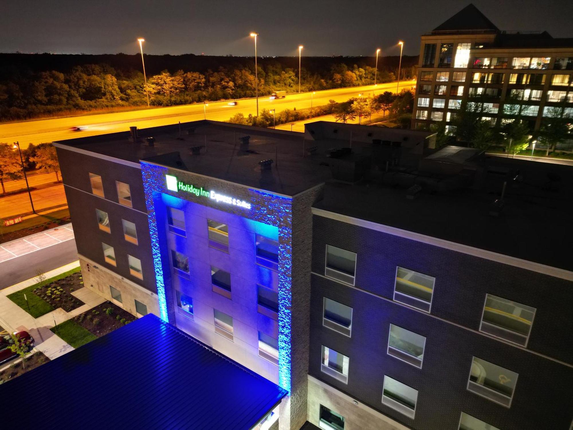 Holiday Inn Express & Suites Chicago Schaumburg By Ihg Exterior foto