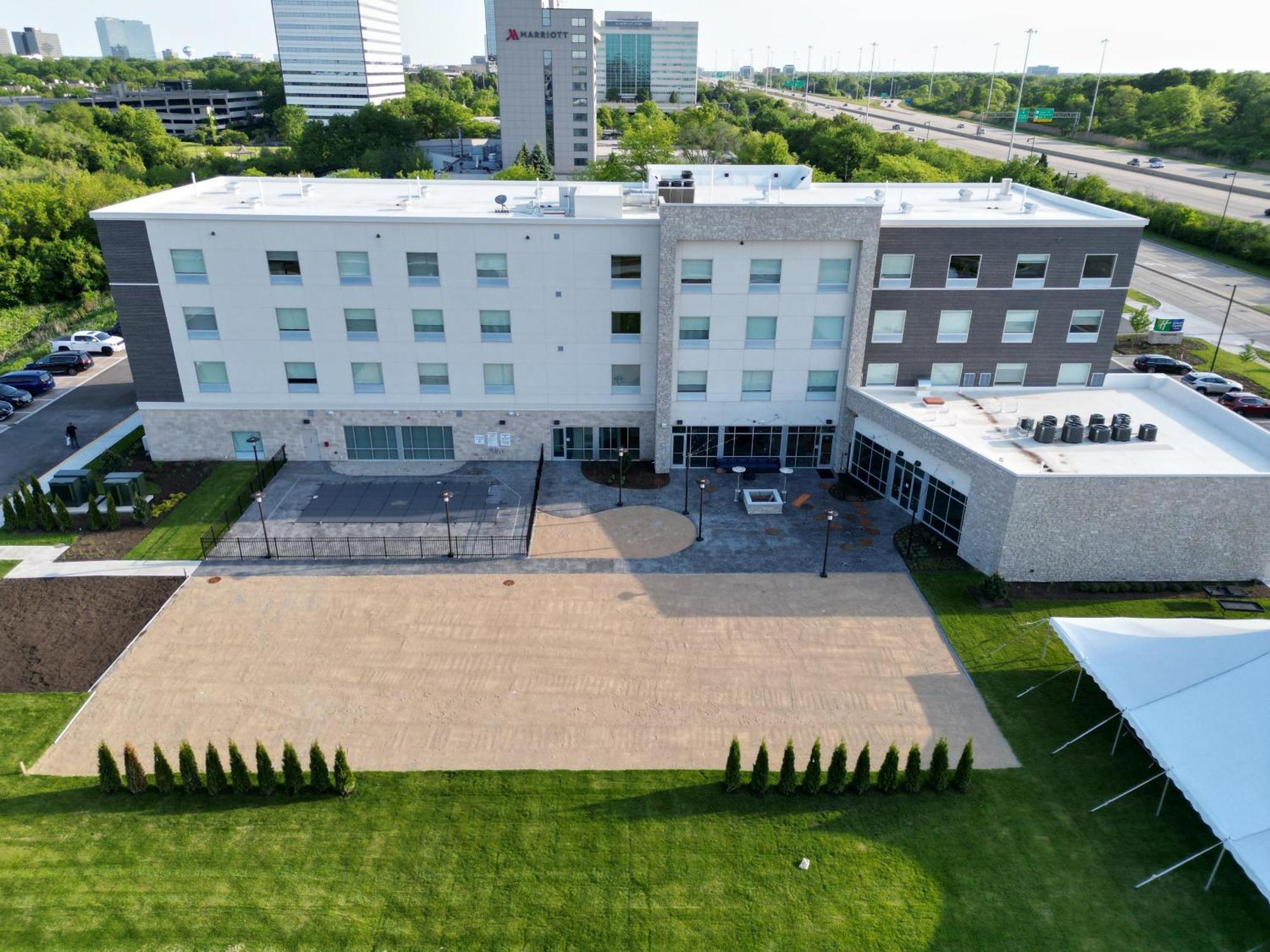 Holiday Inn Express & Suites Chicago Schaumburg By Ihg Exterior foto