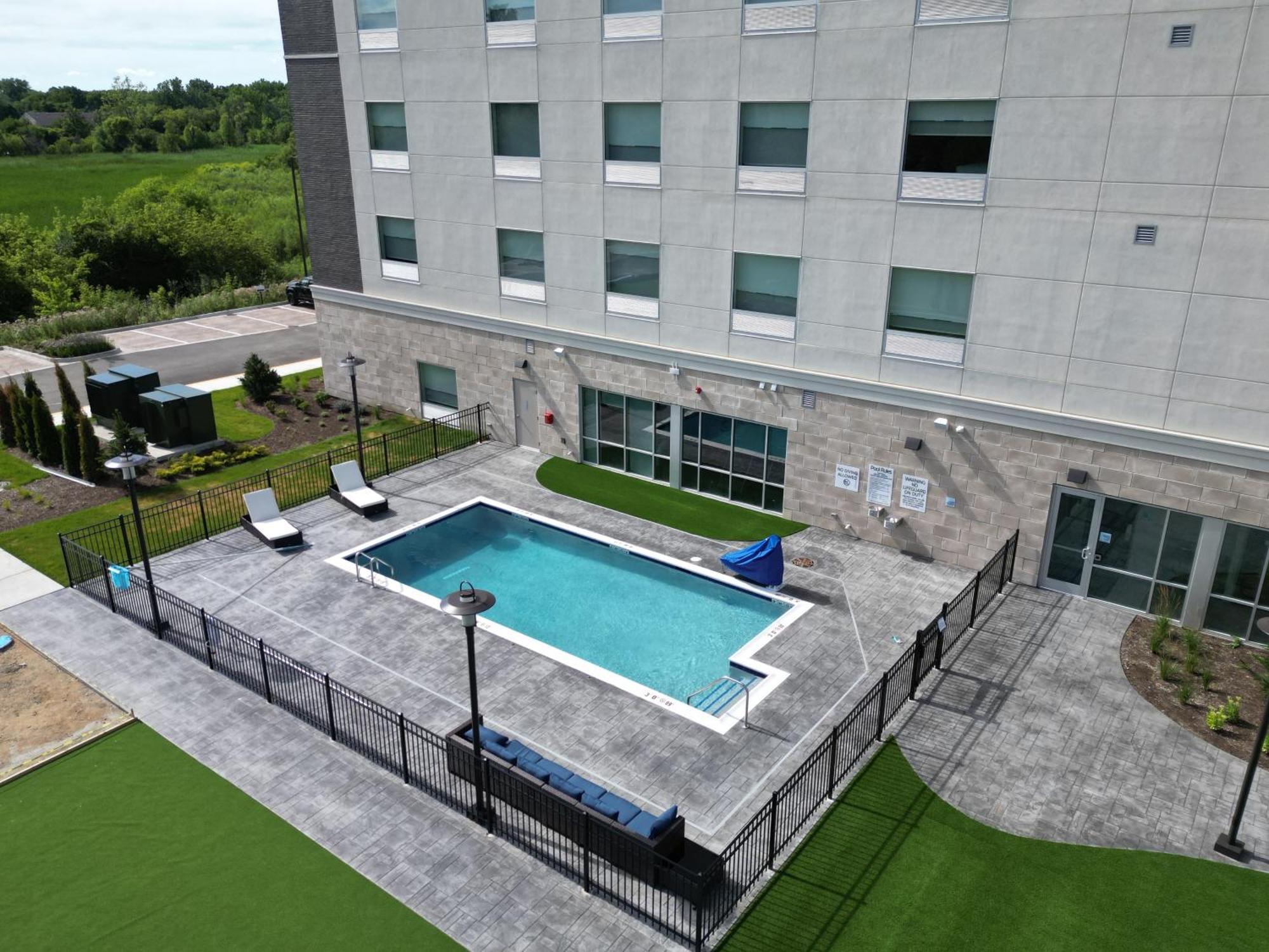 Holiday Inn Express & Suites Chicago Schaumburg By Ihg Exterior foto