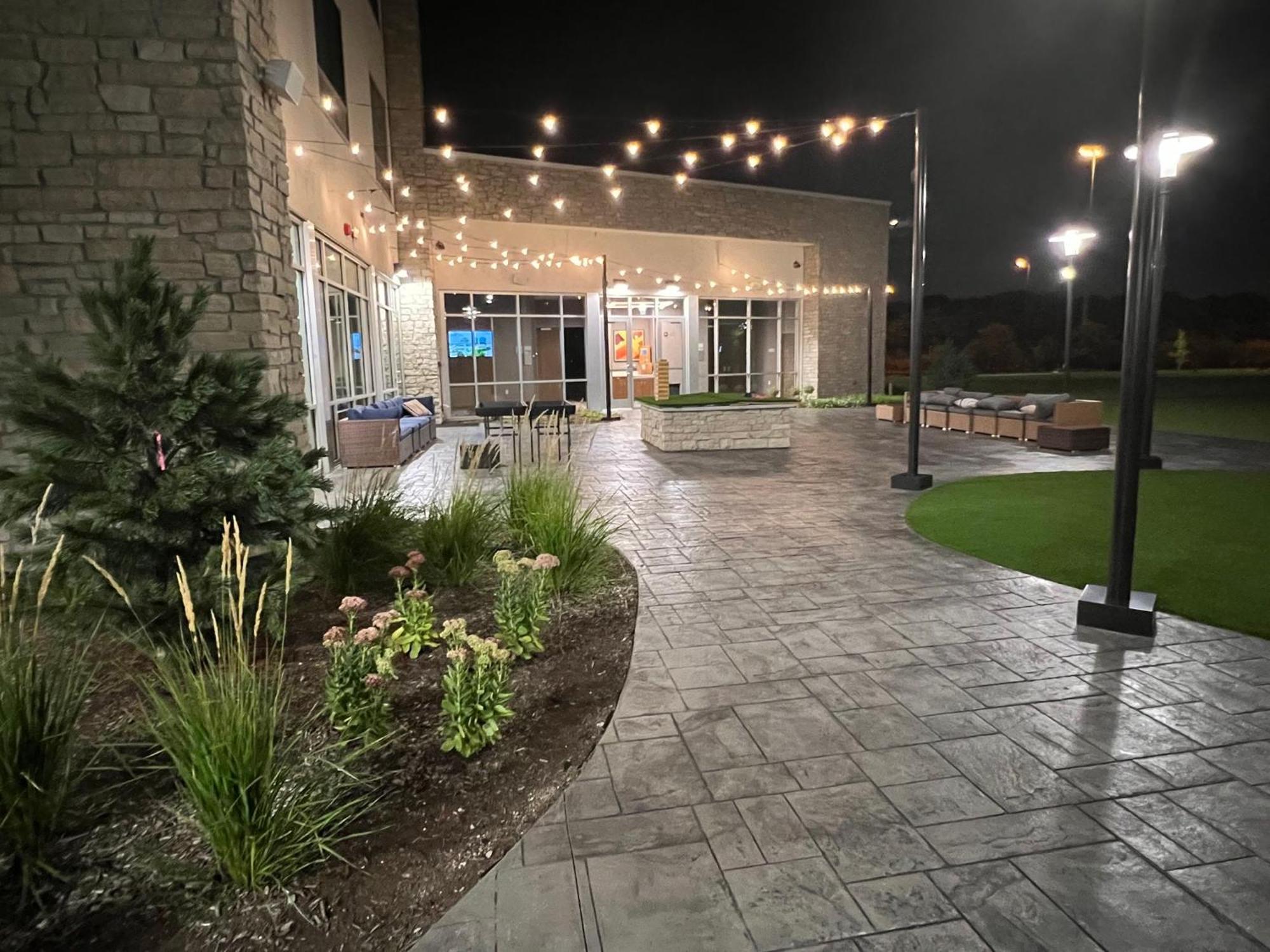 Holiday Inn Express & Suites Chicago Schaumburg By Ihg Exterior foto